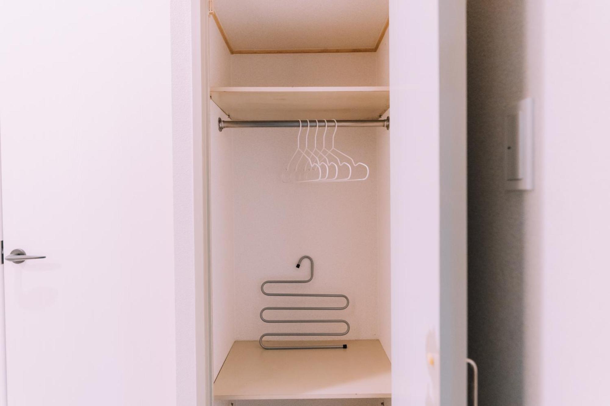 Apartemen Minimalist Loft Namba Compact Studio With A 24-hour Gym Ma405